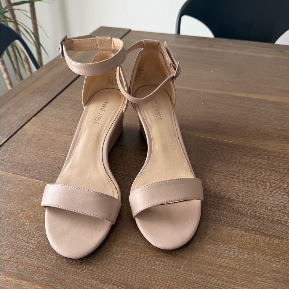Nine West Women's Tan Ankle Strap Sandals